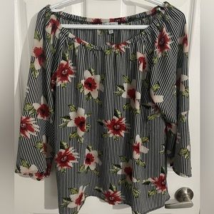 Lovely 1X blouse fits like a large